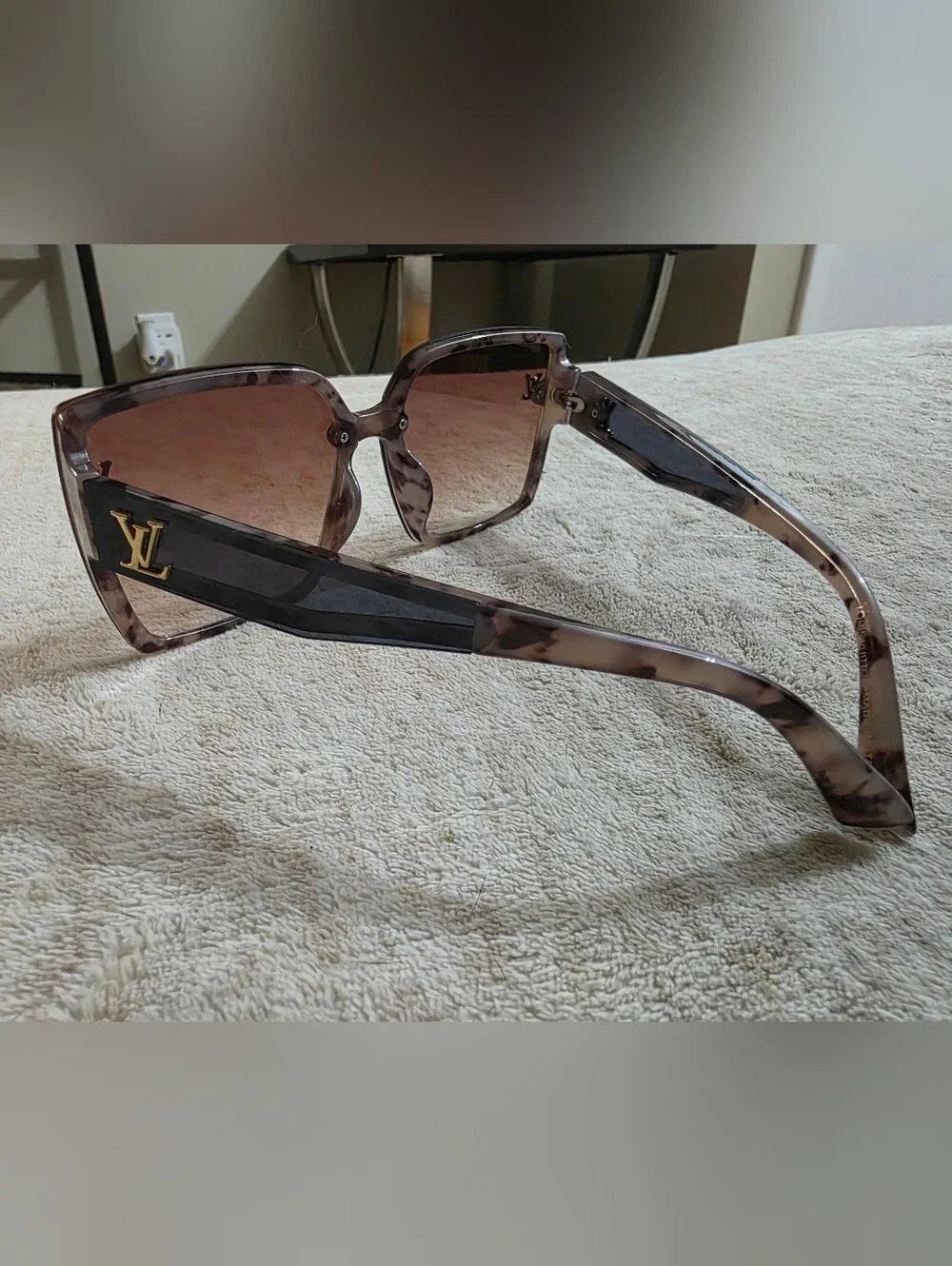 Fashion Brown Gradient Oversized Square Sunglasses